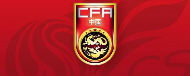 007邦德（肖恩·康纳利 Sean Connery 饰）此次的步履将会惊险万分，由于英国军方将派他完成一项关系到英国各年夜城市人平易近安危的步履。固然，邦德随身配备的林林总总的兵器将会年夜年夜增添他的胜算。此次使命原由于一个世界性的可骇组织——魔鬼党，他们经由过程卧底取得了美国筹办运输两枚原枪弹前去英国的打算，因而在半路上阻挡了美国军方的运输队，抢走了原枪弹。到手后魔鬼党向英国当局勒索1亿英镑，不然英国随时会在原枪弹的攻击下毁于一旦。情势万分求助紧急，邦德只能在魔鬼党最后通牒的时候内潜进它总部，禁止它的诡计。这的确就是一项不成能完成的使命，幸亏有魔鬼党的内应，斑斓的邦女郎杜明娜（克劳迪娜·奥格尔 Claudine Auger 饰）的帮忙，邦德才屡屡躲过仇敌的跟踪和追杀，离成功愈来愈近。